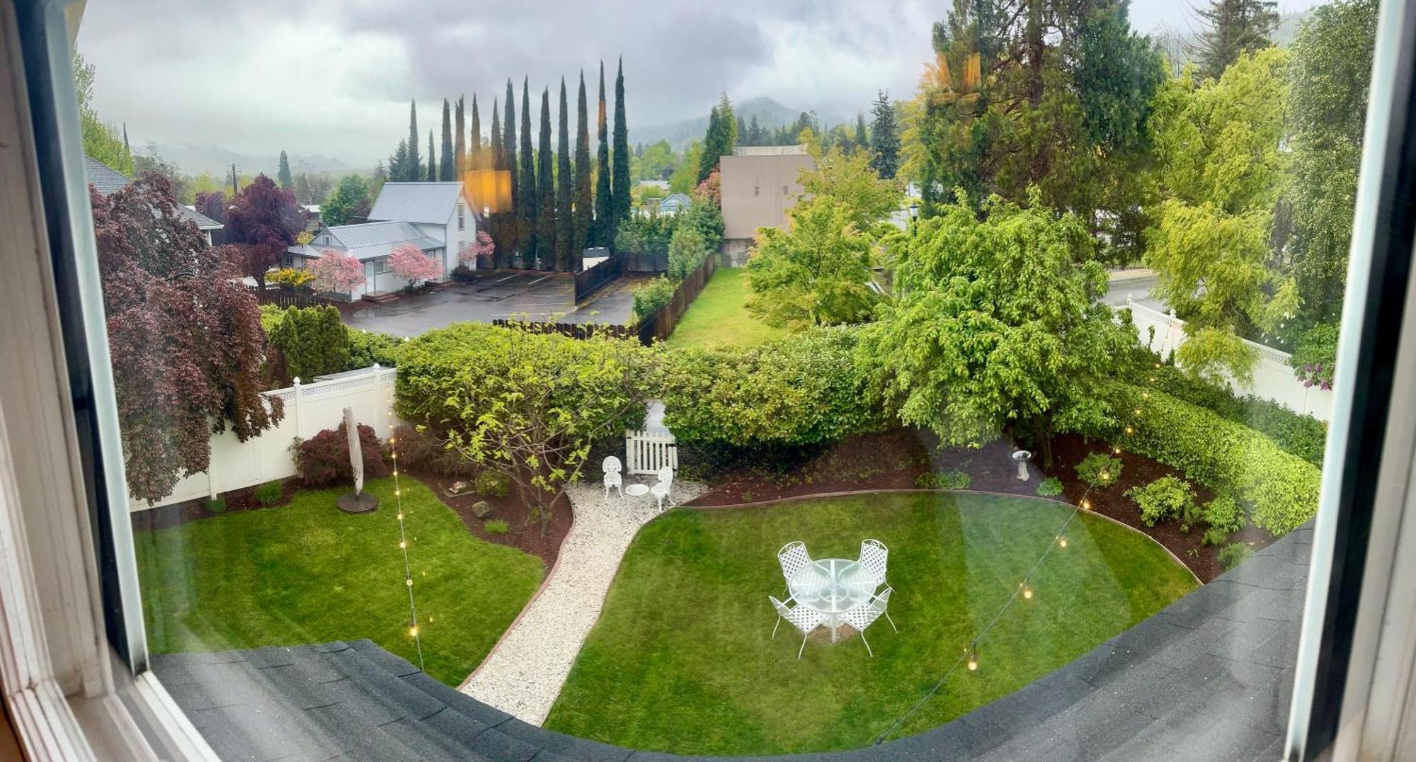 Bayberry Inn B&B And Oregon Wellness Retreat Ashland Esterno foto